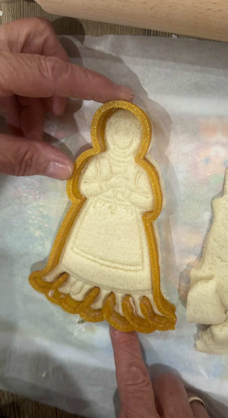 Kyra Sarakosti Cutter - madamsousouevents 