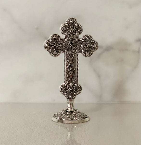 ORNATE METAL CROSS - madamsousouevents 